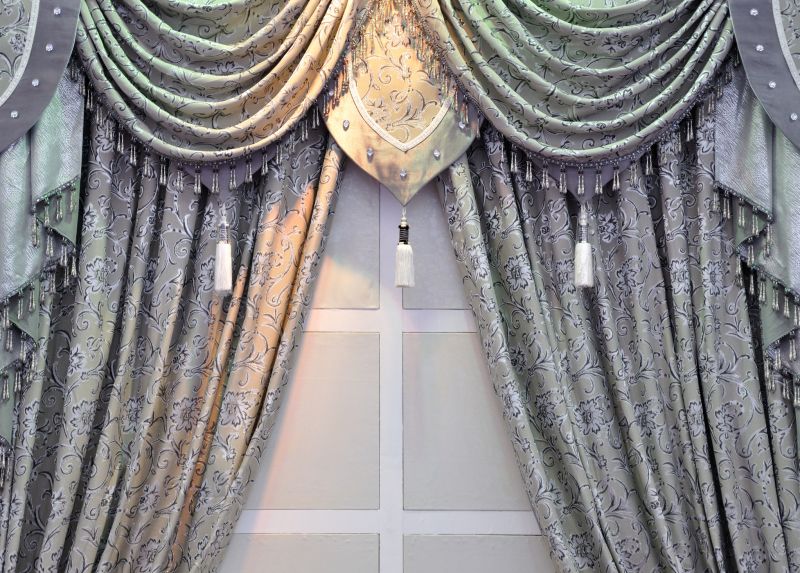 Finished Decorative Curtain